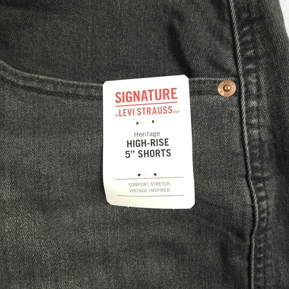 NWT Signature Levi Strauss Womens 26 Gray Heritage High-Rise Fray Hem Shorts - Picture 2 of 8